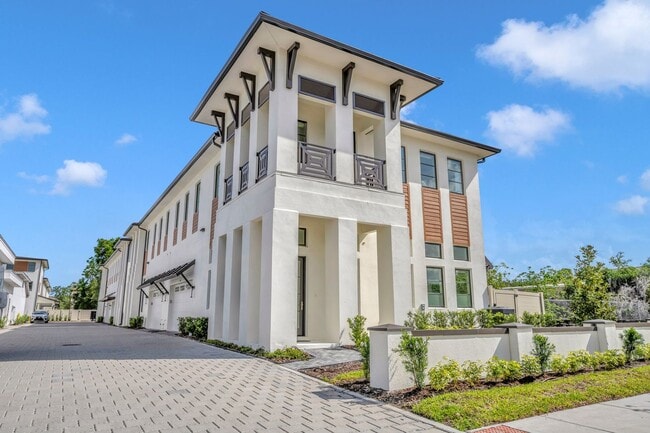 Building Photo - New Construction- walk to Park Avenue