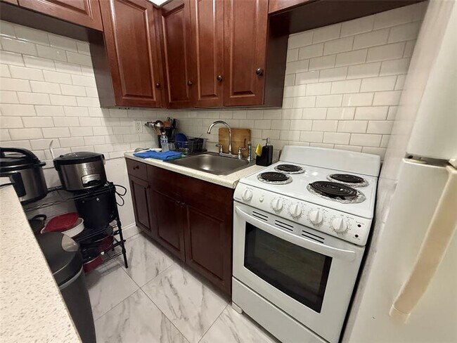 Photo - 421 NE 11th St Unidad 1