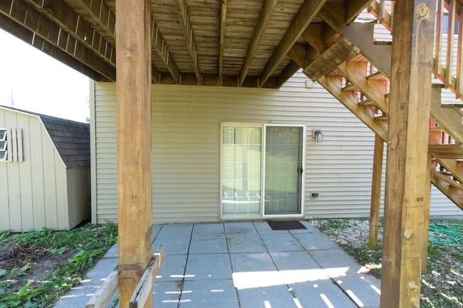 Photo - 2072 Sheaffer Rd