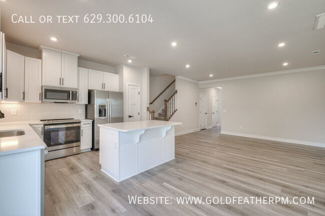 Photo - 2009 Walnut Ln