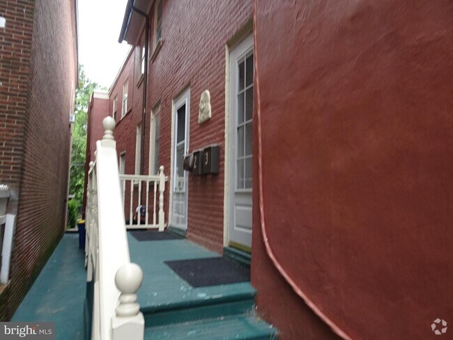 Building Photo - 200 Delaware St Rental