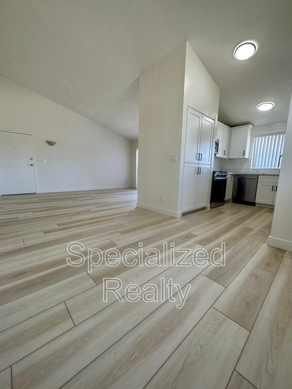 Photo - 14074 Van Nuys Blvd Unit 2