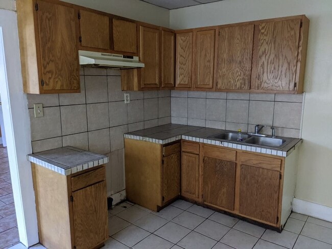 Photo - A wonderful large and convenient home for rent