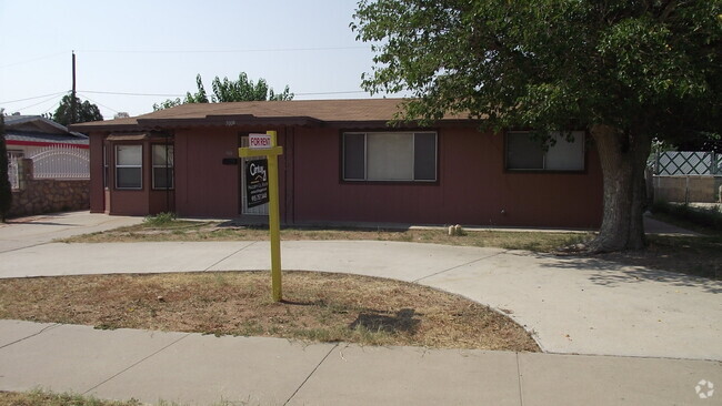 Building Photo - Northeast El Paso 3 Bed Rental