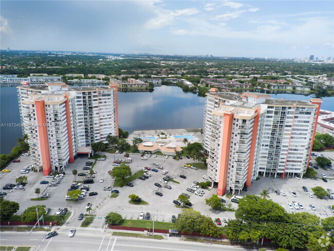 Building Photo - 1301 NE Miami Gardens Dr Unit 1225W Rental