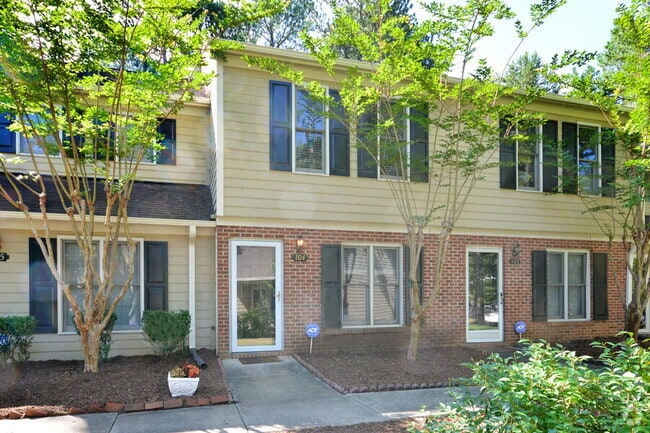 Building Photo - Charming Durham Townhome in Westgate Townes!