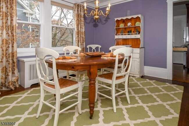Photo - 123 Baker St