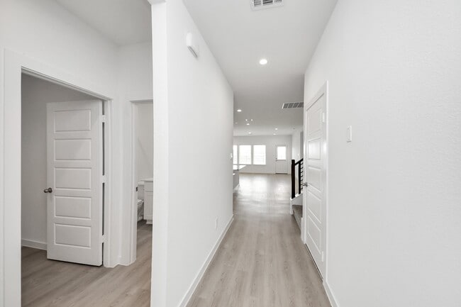 Photo - 8550 Tropical Breeze Wy