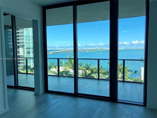 Building Photo - 480 NE 31st St Unit 802