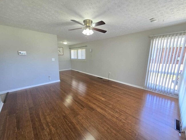 Photo - 3318 Moulton Ln