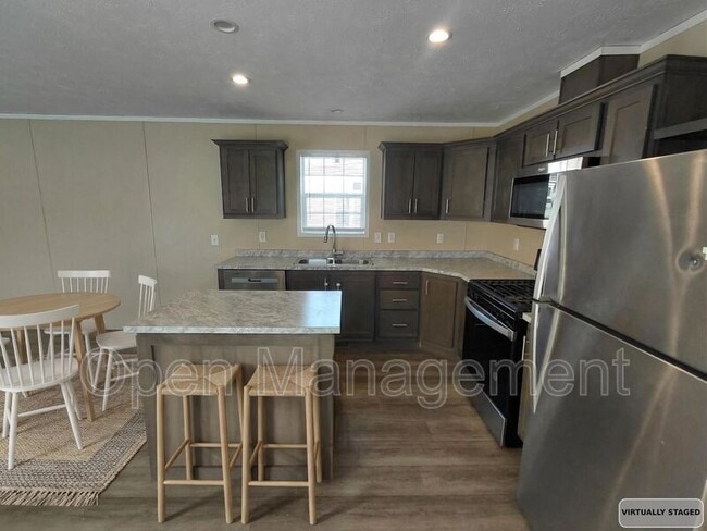 Building Photo - 301 Mantle Ave