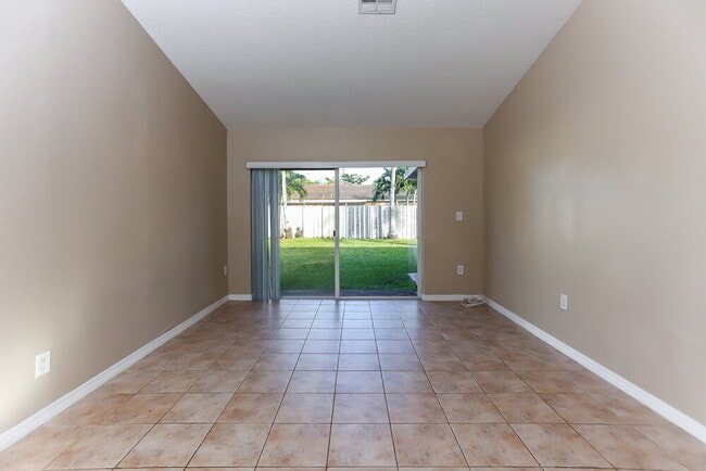 Photo - 18081 SW 152nd Ct