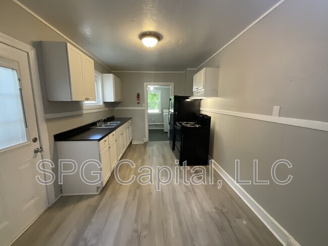 Photo - 715 Vander Ave
