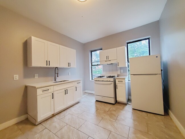 6 Bergen Ave 12 - 12 Bergen Ave Apartments Unit 12
