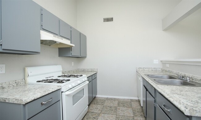 Building Photo - 19438 Cypress River Dr