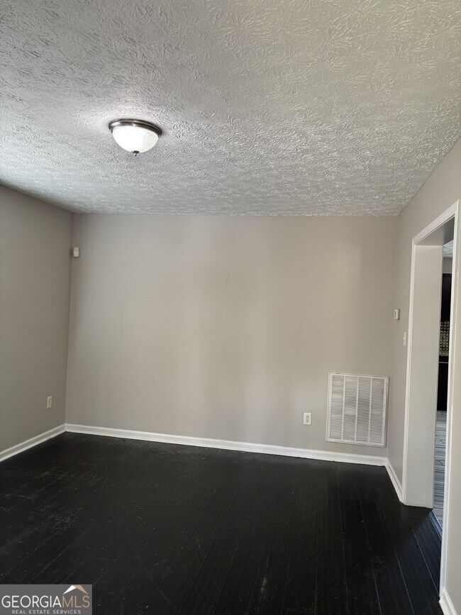 Photo - 1113 Smith St SW