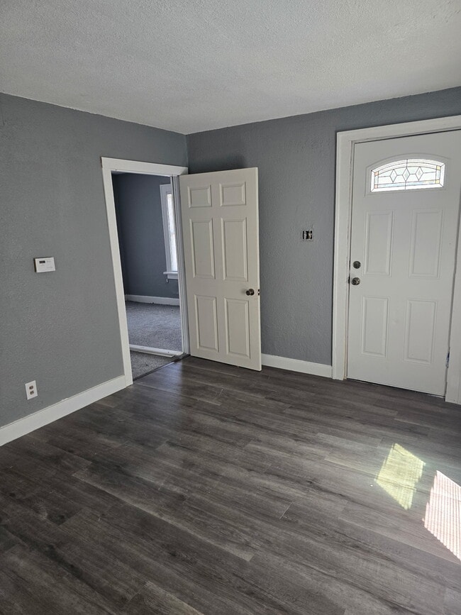 Photo - 3807 Chalmers Ave