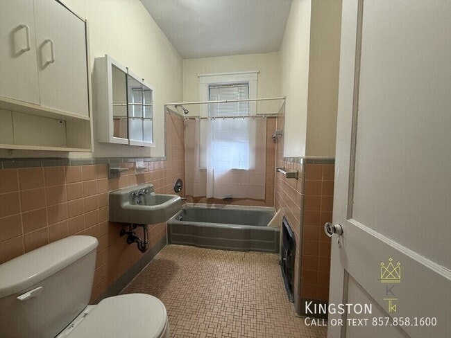 Photo - 120 Babcock St Unidad 2B