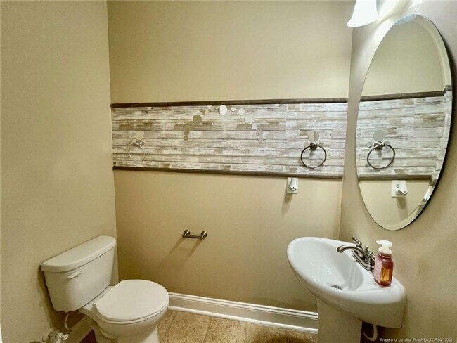 Photo - 2108 Ingate St