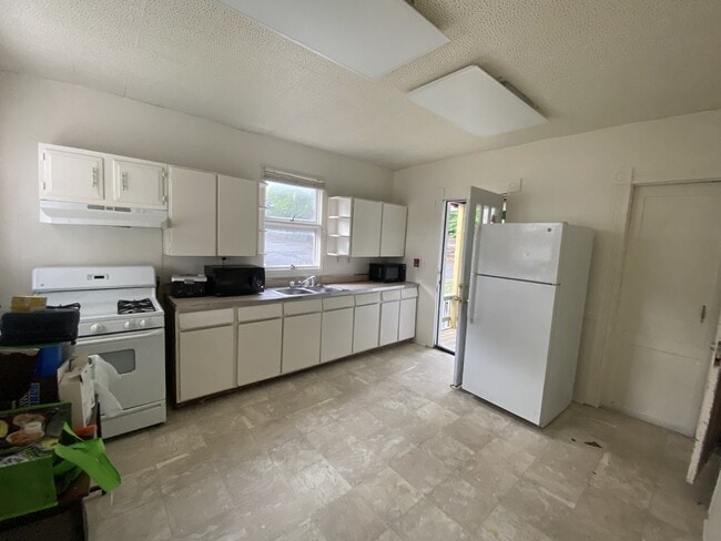 Photo - 133 Linden Ave House