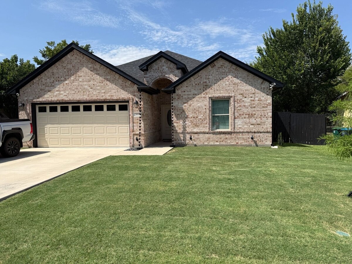 Photo - 2808 Binyon Ave