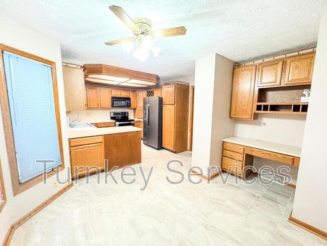 Photo - 15718 Lafayette Ave