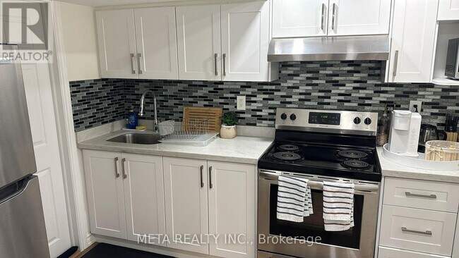 Photo - 252 Howell Crescent