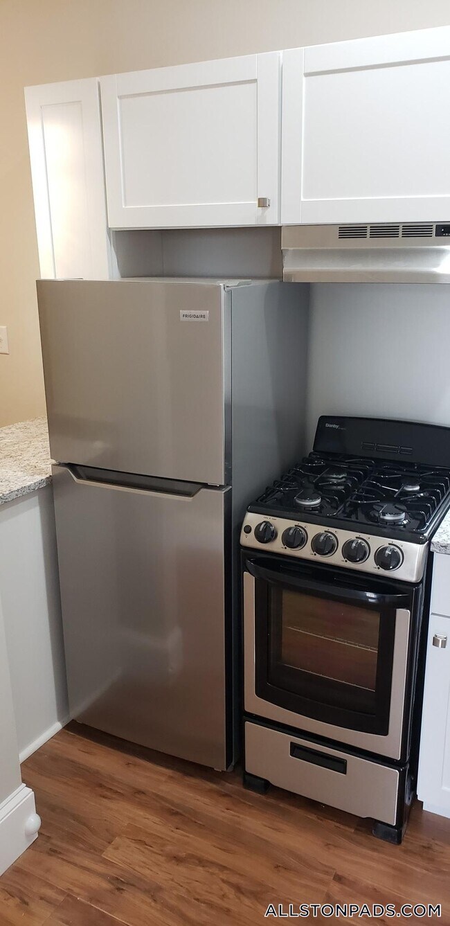 1185 Commonwealth Ave Unit 17