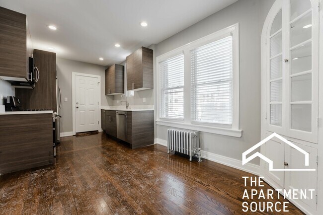 Photo - 1432 W Farragut Ave Unit 3A