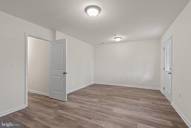 Photo - 2051 Ter Vw Ln