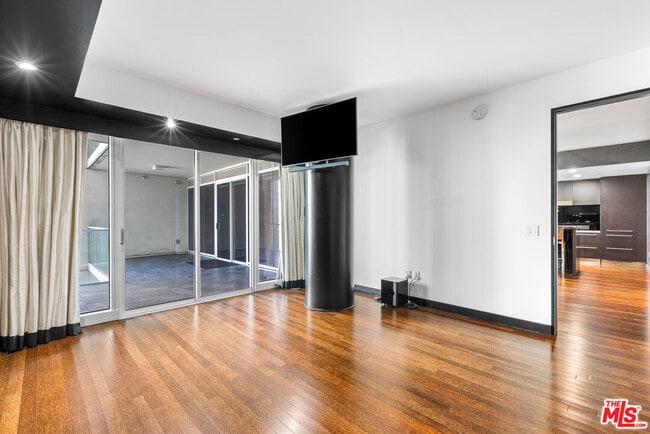 Photo - 6250 Hollywood Blvd Unit 9E