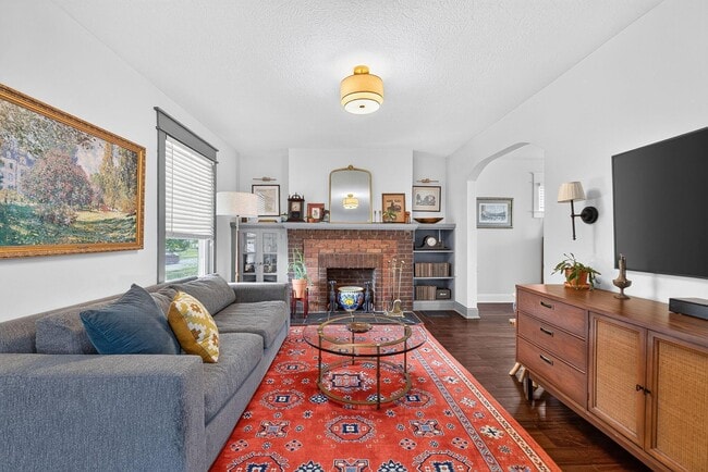 148 E Welch Ave