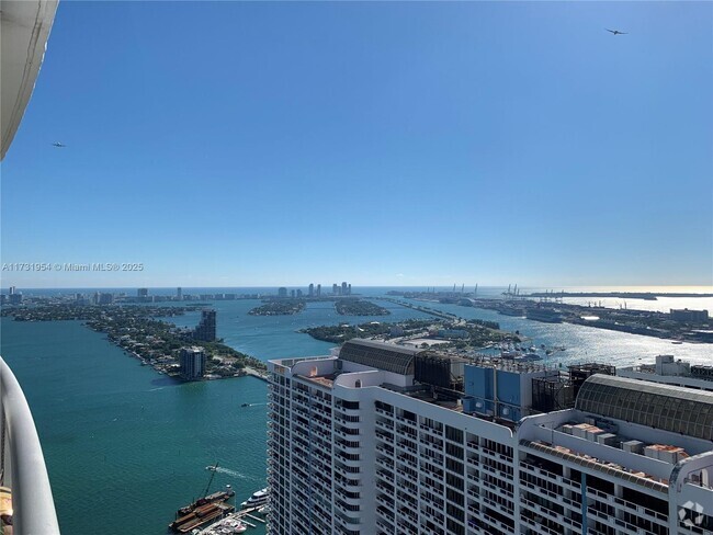 Building Photo - 1750 N Bayshore Dr Unit 4808 Rental