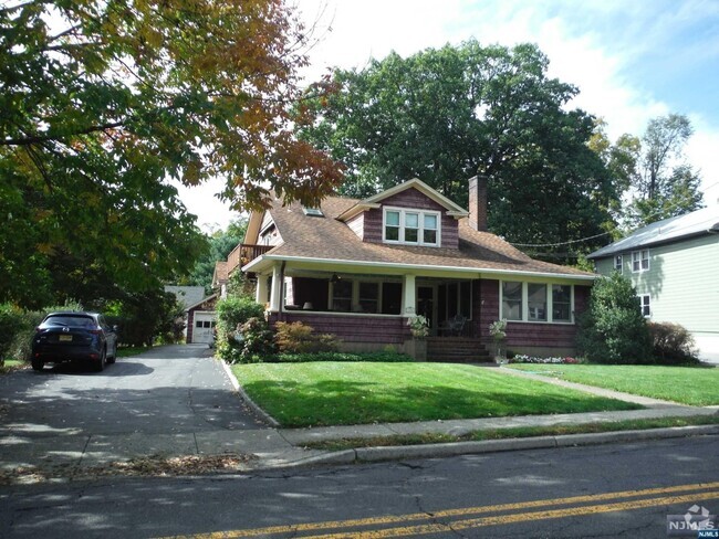 Building Photo - 124 Ackerman Ave Rental