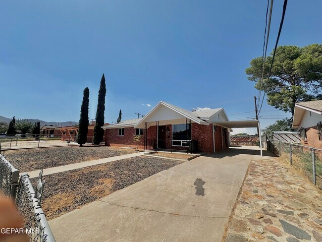 Photo - 4981 Winthrop Dr