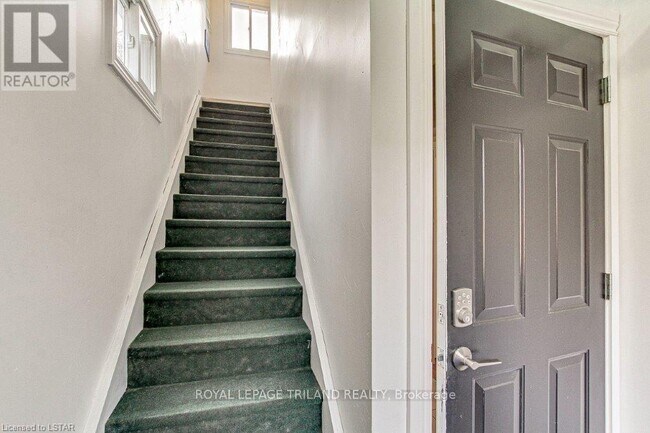 Photo - 256 Edinburgh St