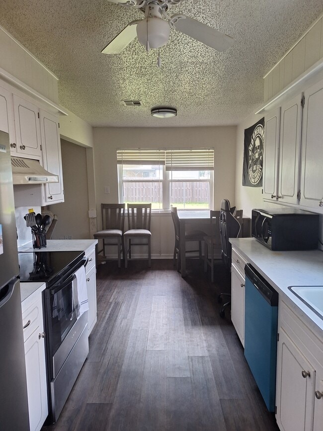 Photo - 2410 NW Norman Cir