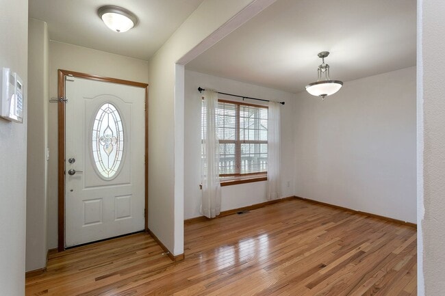 4715 Bedford Ave