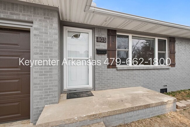 Photo - 803 NW 10th St