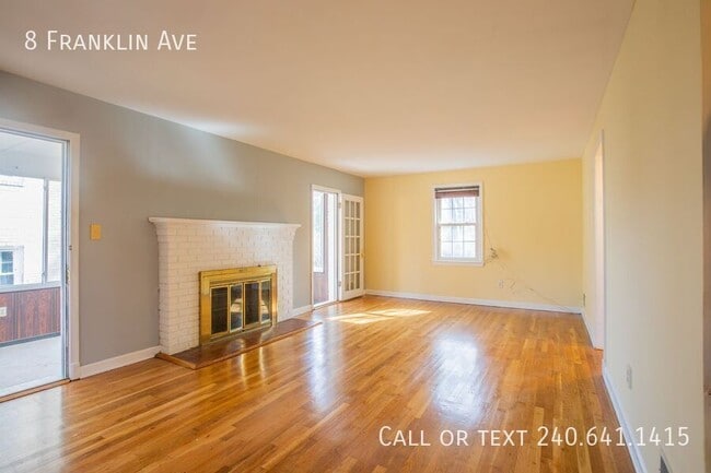8 Franklin Ave