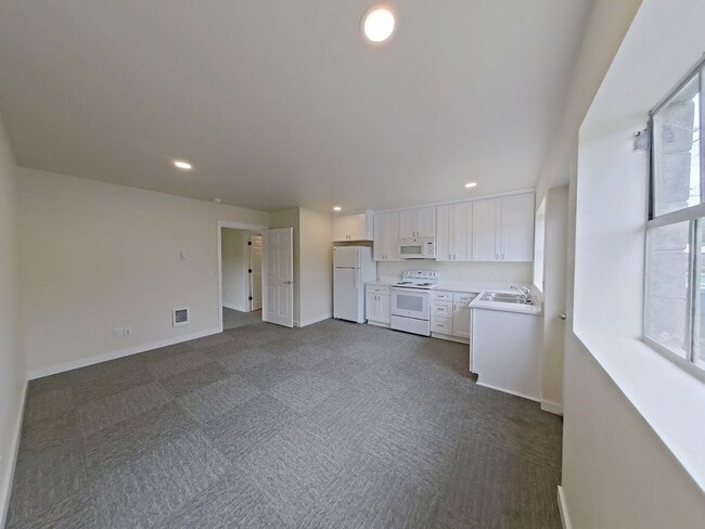 Photo - 1 Bedroom- All utilities included