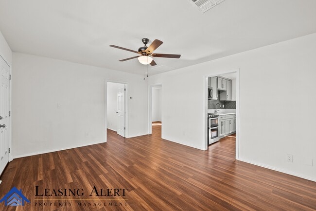 Photo - 700 S Kalisher St