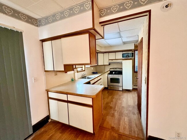 Photo - 241 W Lake St