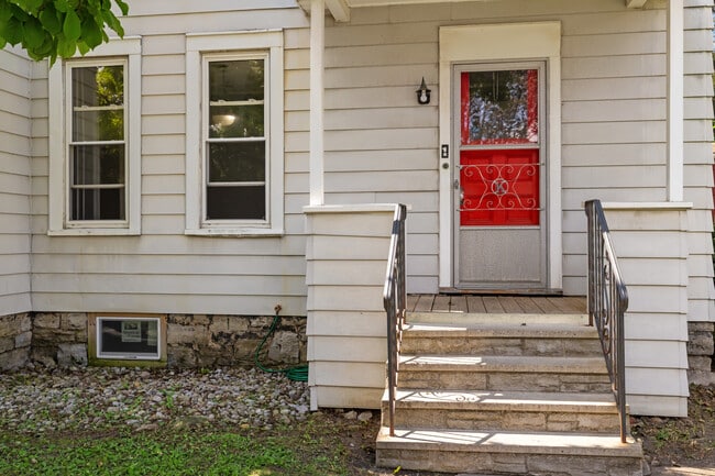 Photo - 115 E Yates St Unit 1