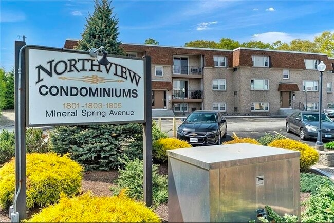 Building Photo - 1803 Mineral Spring Ave Unit B 14