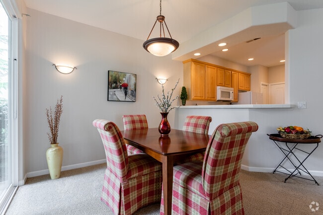 3BR, 2.5BA - 1,327 SF