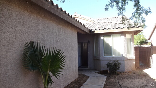 Building Photo - NO HOA, SINGLE STORY HOME WITH 3 BEDROOMS,...