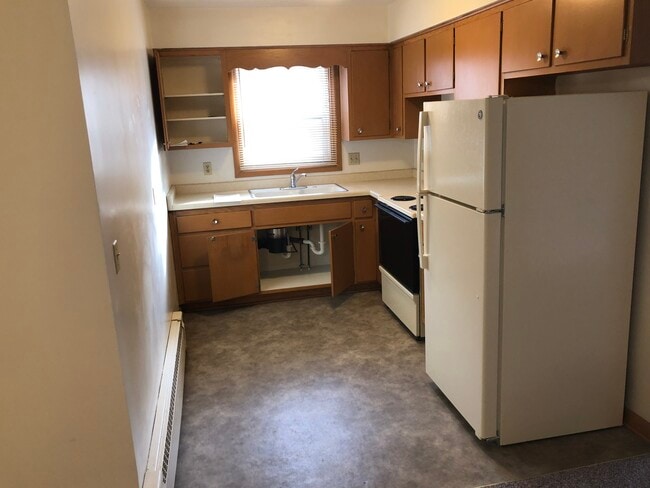 Photo - 1026 W Badger Rd Unit # 2