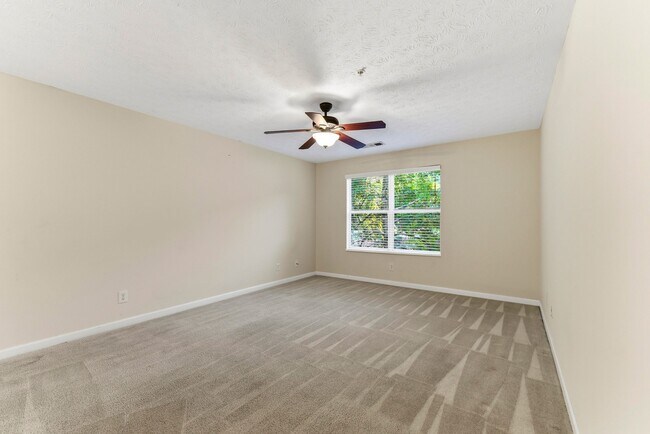 Photo - 1202 Par 3 Way