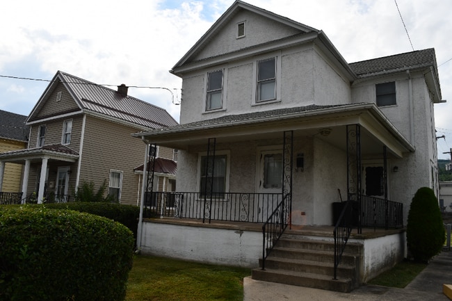 Building Photo - 41 Electric St Rental